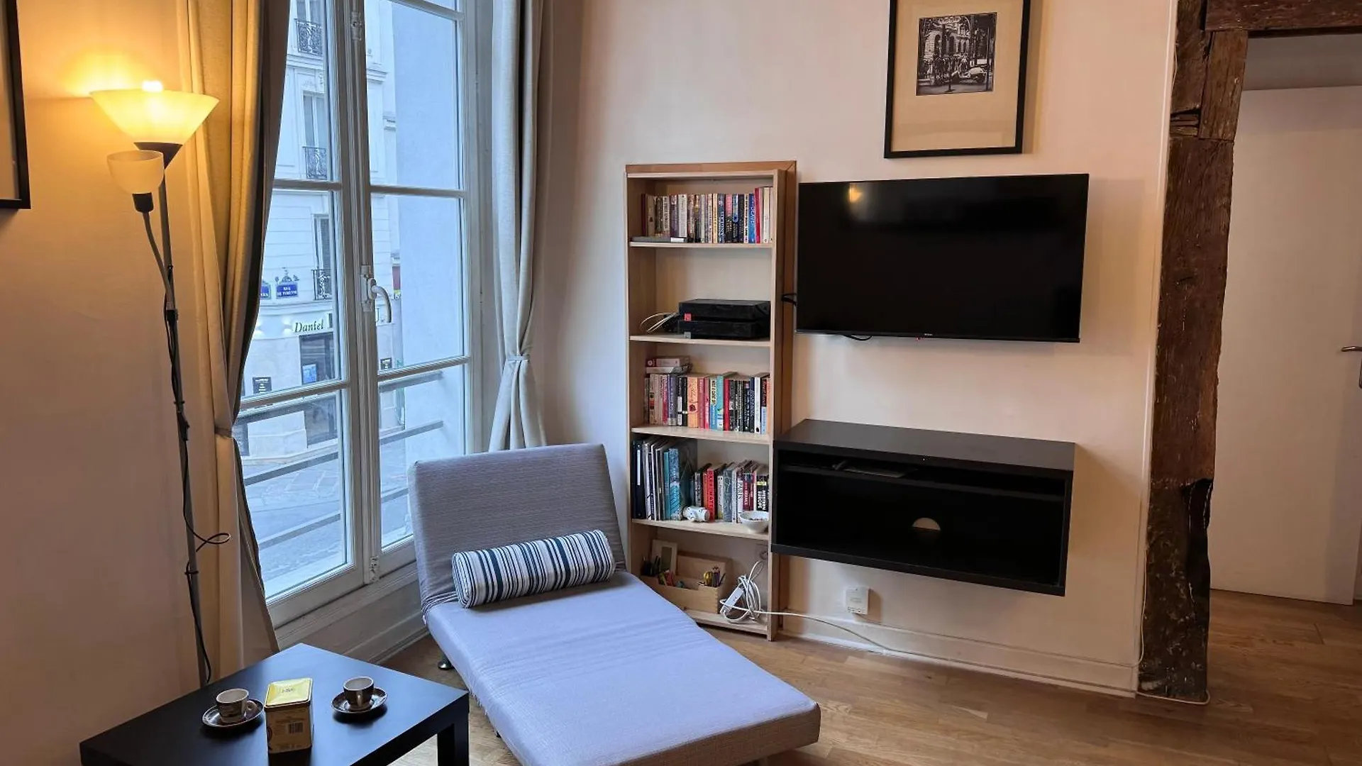 Apartment Appartement Typique Parisien Au Coeur Du Marais