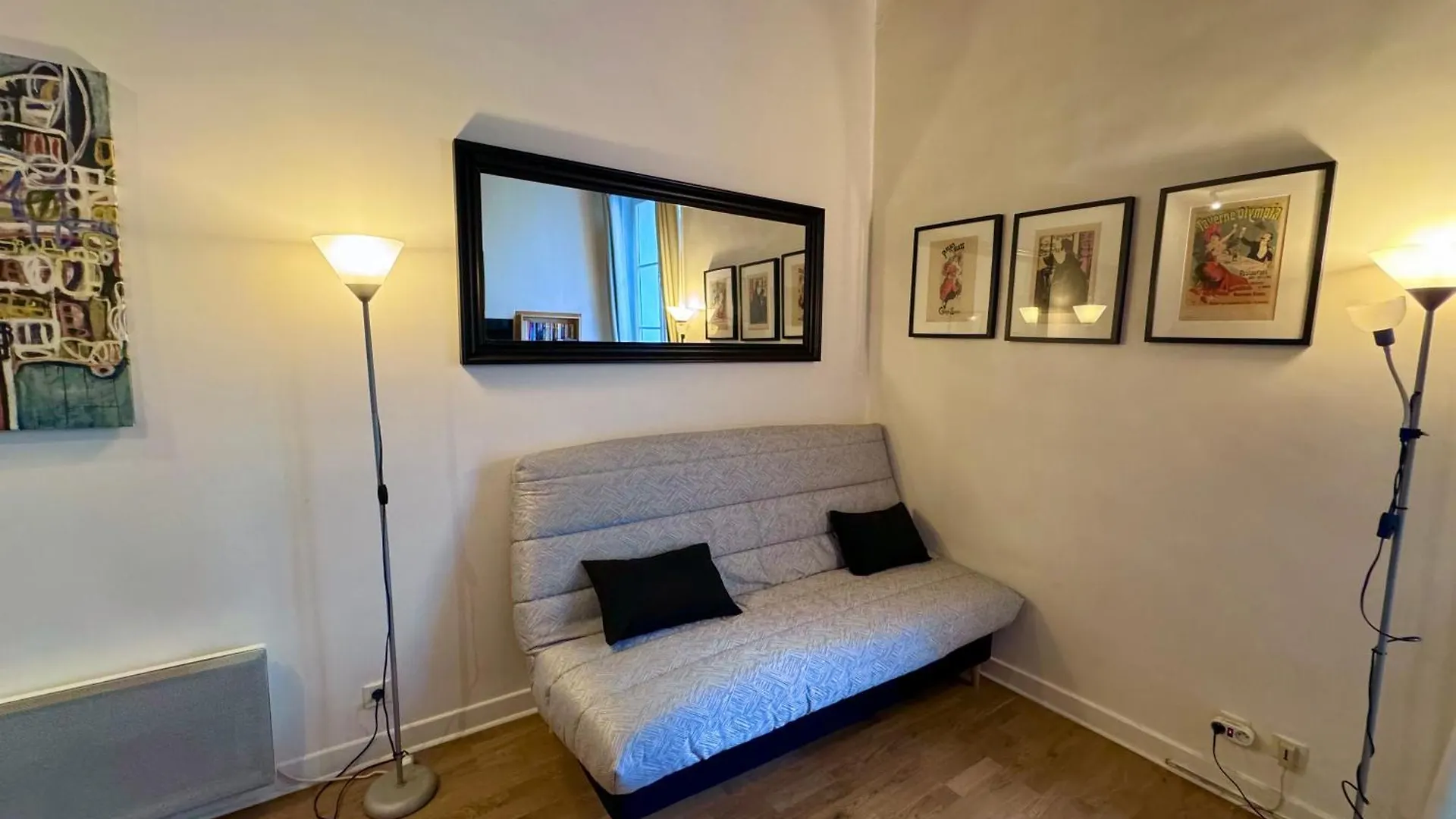 Apartment Appartement Typique Parisien Au Coeur Du Marais